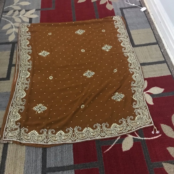 Indian party wear sarie - Picture 2 of 8